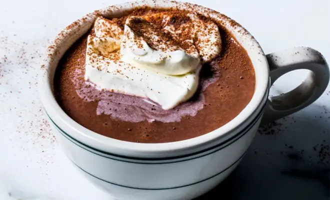 Como fazer chocolate quente cremoso