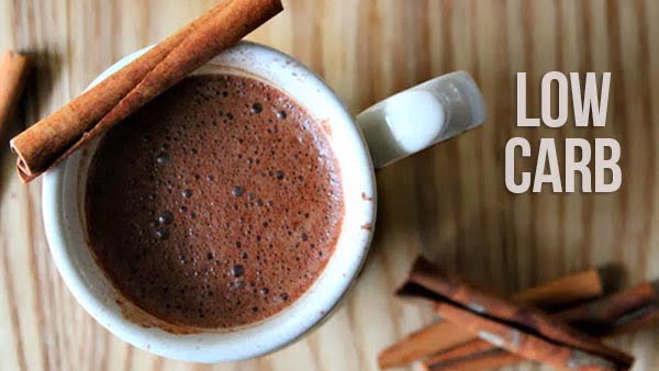 Chocolate quente baixo em carboidratos 